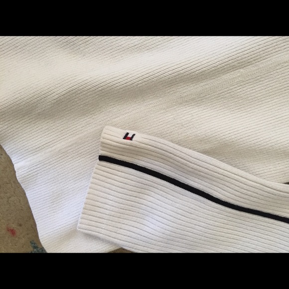 Tommy Hilfiger Half Zip Sweater - Picture 2 of 5